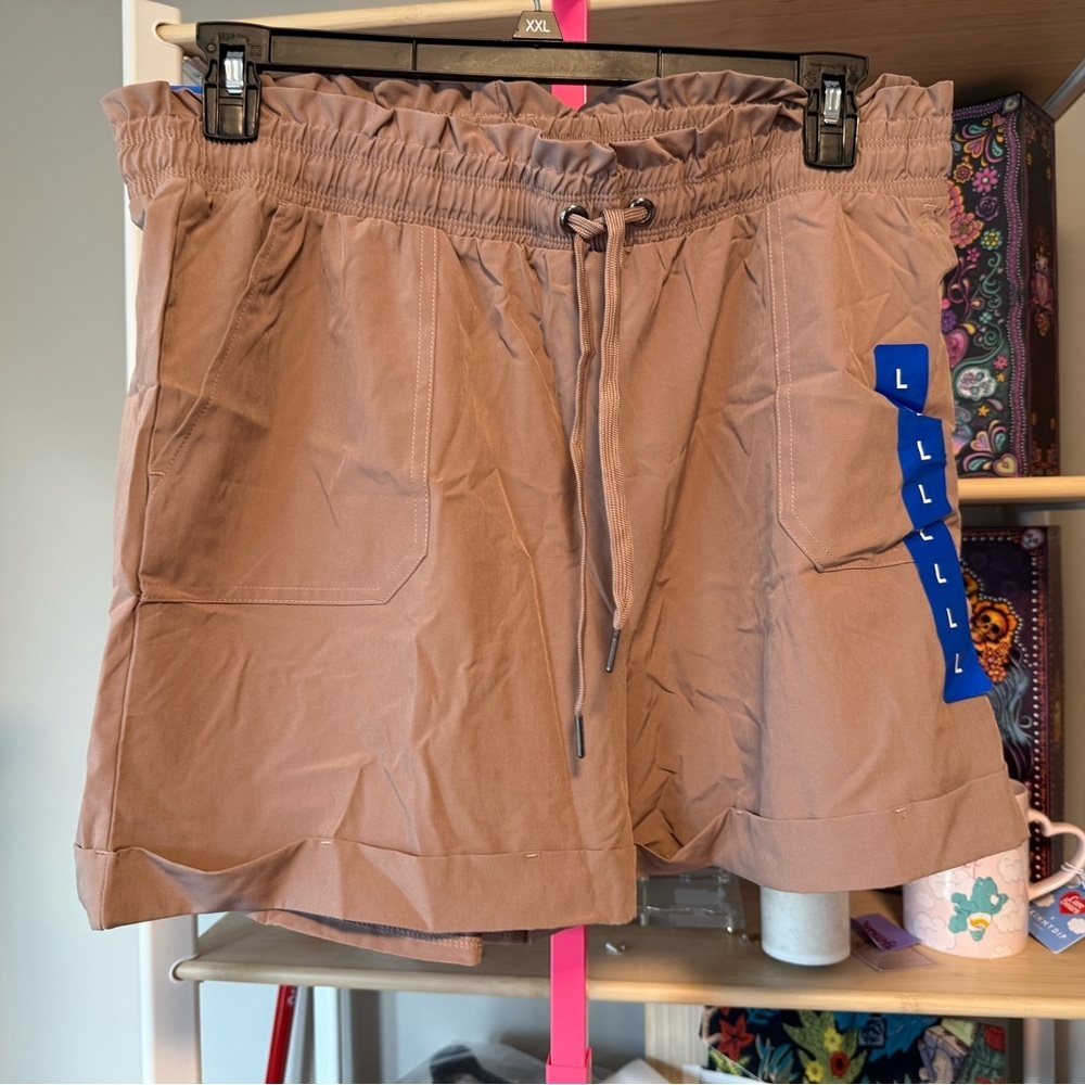 Danskin Paperbag Waist Shorts Size L Performance Fabric NWT 4” Inseam - Picture 3 of 8